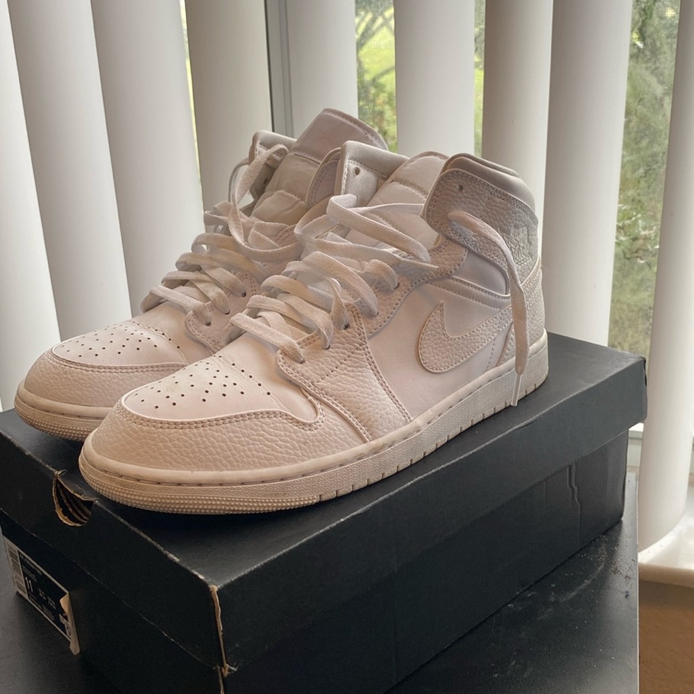 Jordan 1 Mid